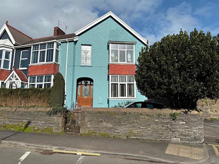 4 Bedroom End Of Terrace House For Sale In Old Road, Llanelli, SA15