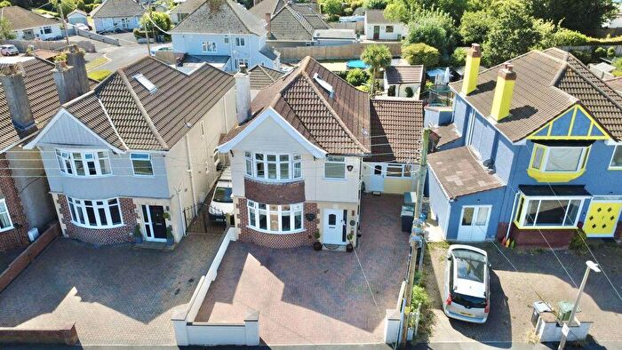 5 Bedroom Detached House For Sale In Woodspring Avenue, Weston-Super-Mare - Flexible Accommodation With Annexe, BS22