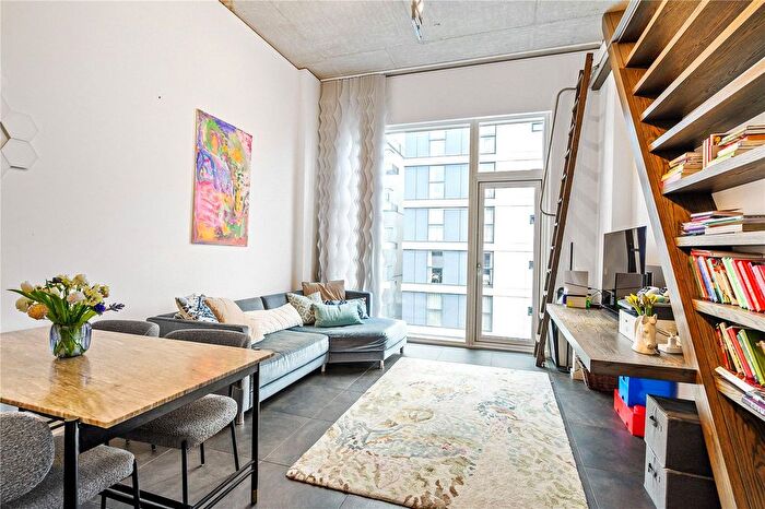 2 Bedroom Flat To Rent In Pear Tree Street, London, EC1V
