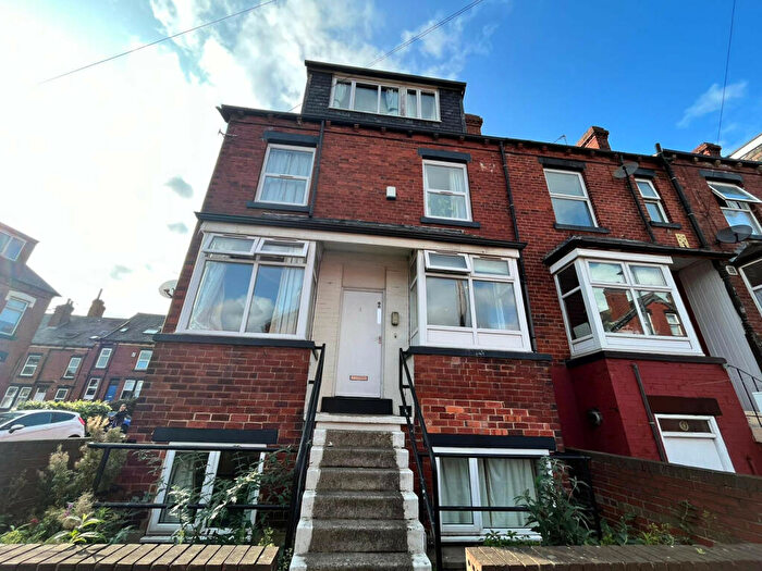 4 Bedroom End Of Terrace House To Rent In Beechwood Place, Leeds, West Yorkshire, LS4