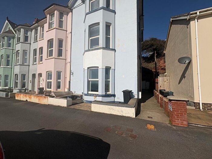 2 Bedroom Flat To Rent In Bedroom Flat - Dawlish, EX7