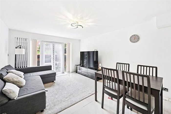 2 Bedroom Flat To Rent In Broadley Terrace, Marylebone, NW1