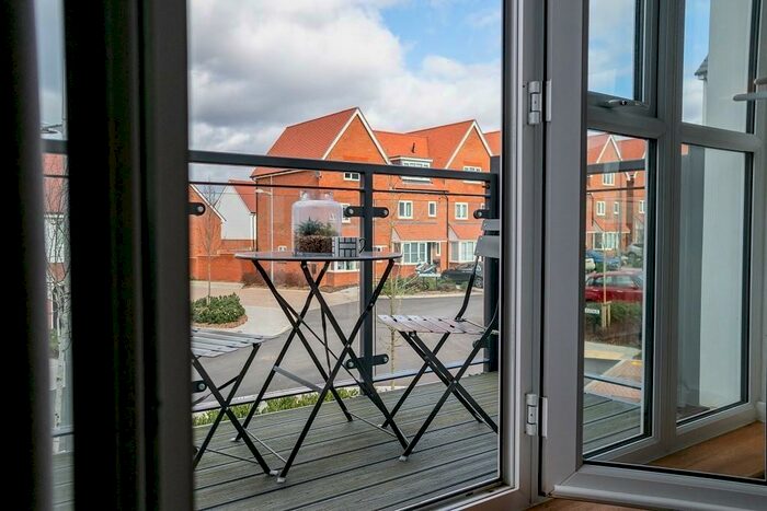 1 Bedroom Apartment To Rent In Holmbush Mews, Crawley, West Sussex, RH12