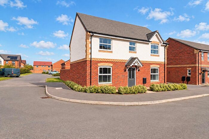 3 Bedroom Detached House For Sale In Blenheim Close, Southam, CV47