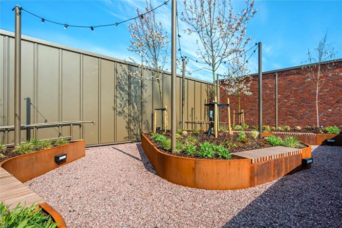 1 Bedroom Apartment To Rent In Spinners Yard, Spinners Lane, LS7