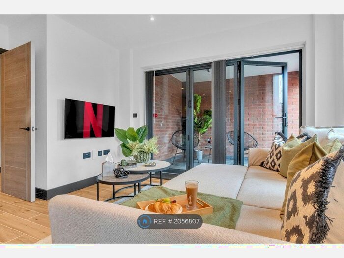 2 Bedroom Flat To Rent In High Road, London, N12