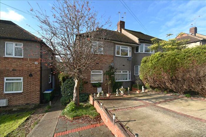 2 Bedroom Maisonette To Rent In Downbank, Barnehurst, DA7