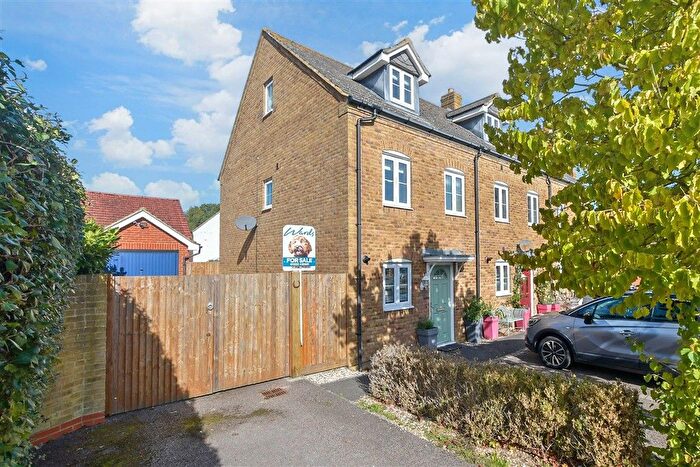 3 Bedroom Town House For Sale In Poppy Mead, Ashford, Kent, TN23