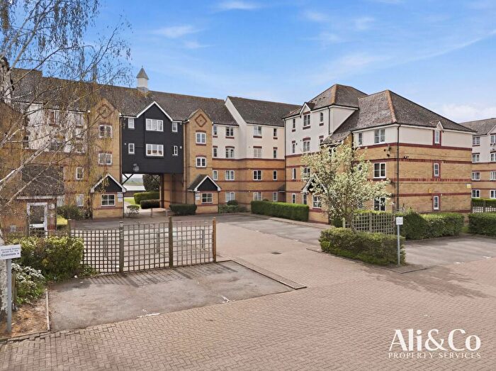 1 Bedroom Apartment For Sale In Lewes Close, Grays, RM17