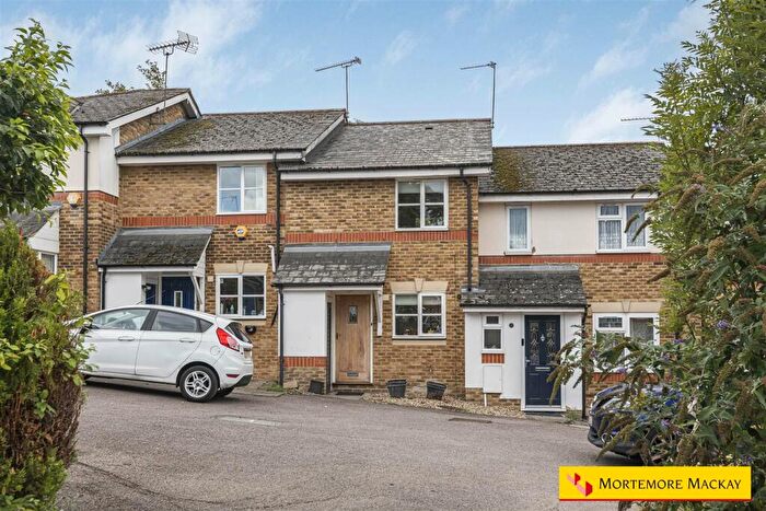 2 Bedroom Terraced House For Sale In Bayliss Close, London, N21