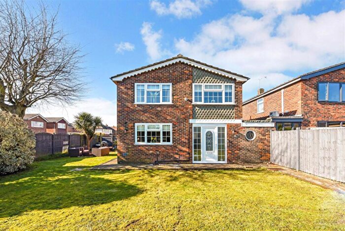 4 Bedroom Detached House For Sale In Hunts Pond Road, Park Gate, SO31