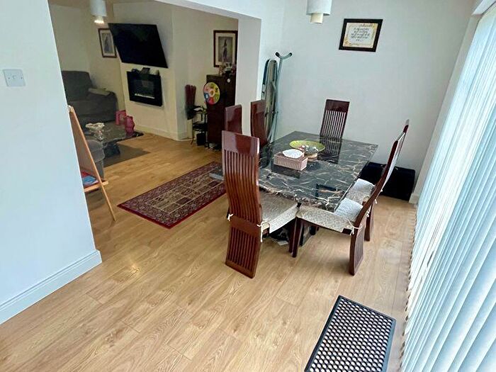 3 Bedroom Semi-Detached House For Sale In Wideacre Drive, Great Barr, Birmingham, B44