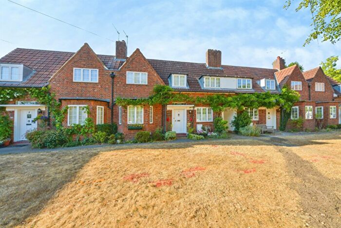 2 Bedroom Terraced House For Sale In Brockett Close, Welwyn Garden City, AL8