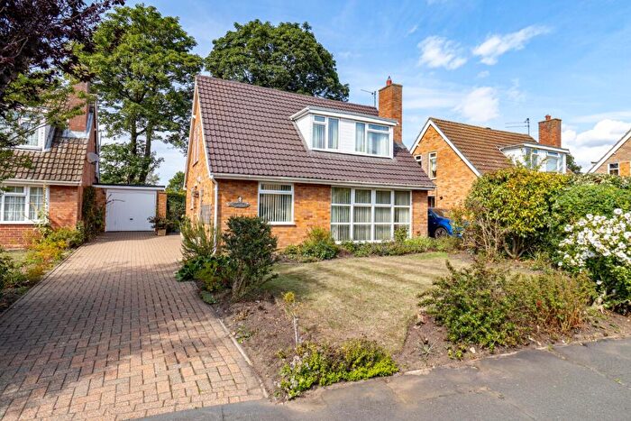 3 Bedroom Chalet For Sale In Ford Avenue, North Wootton, King's Lynn, Norfolk, PE30