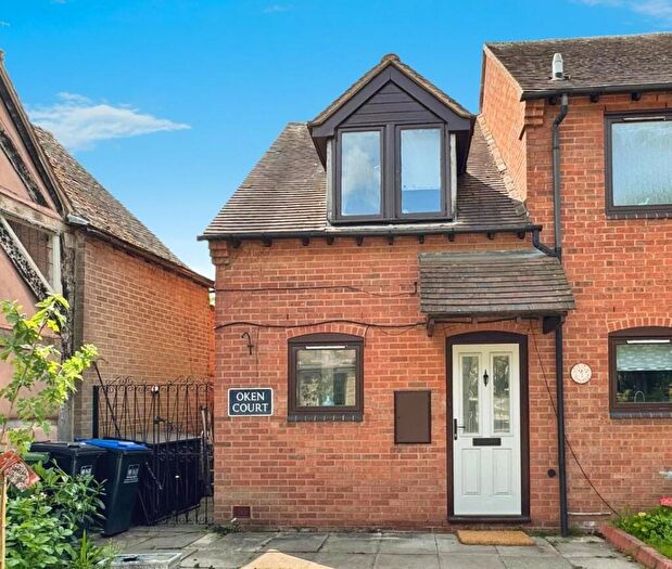 3 Bedroom End Of Terrace House For Sale In Oken Court, Warwick, CV34