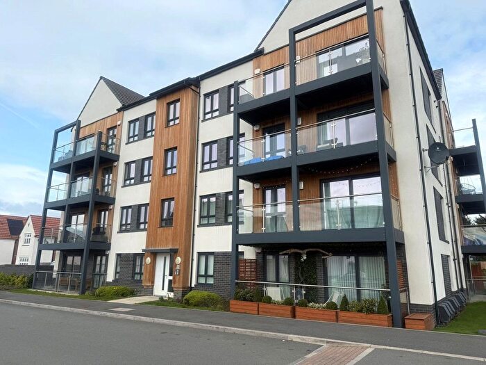 2 Bedroom Flat For Sale In Barrington Way, Leeds, West Yorkshire, LS15