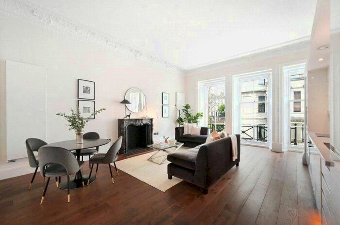 1 Bedroom Flat To Rent In Ennismore Gardens, South Kensington, London, SW7
