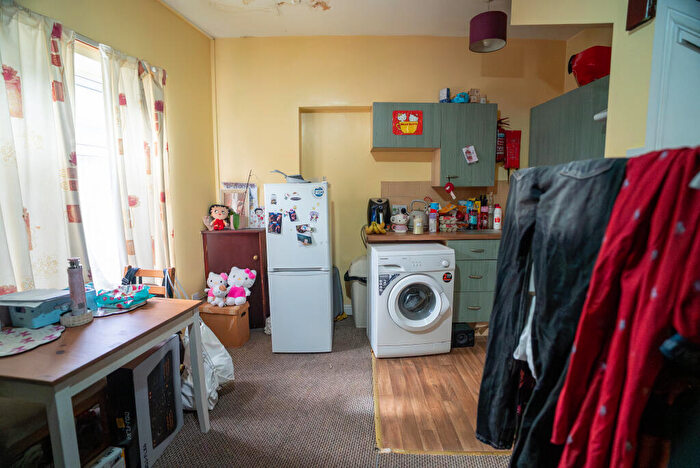 1 Bedroom Apartment To Rent In A Hyde Park Road #, LS6