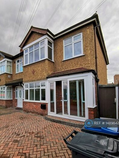 3 Bedroom Terraced House To Rent In Tramway Path, Mitcham, CR4