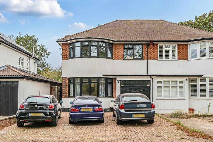 4 Bedroom Semi-Detached House For Sale In Sidcup Road, Eltham, SE9