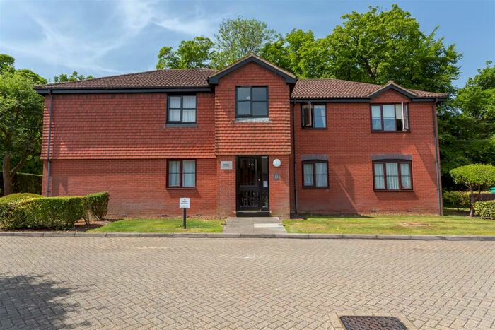 1 Bedroom Apartment To Rent In Lower Sawley Wood, Banstead, SM7