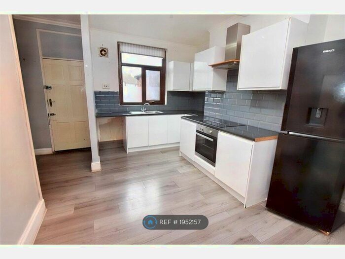 3 Bedroom Terraced House To Rent In Colton Road, Armley, LS12