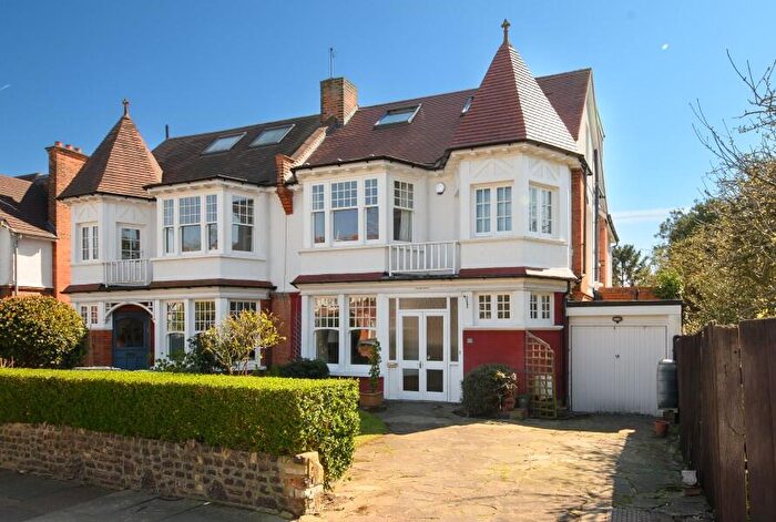 5 Bedroom Semi-Detached House For Sale In Park Crescent, Finchley, N3