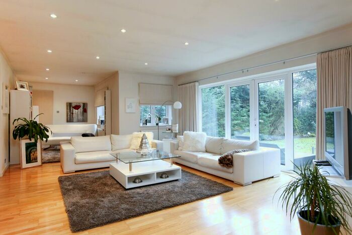 6 Bedroom Detached House To Rent In Traps Lane, KT3