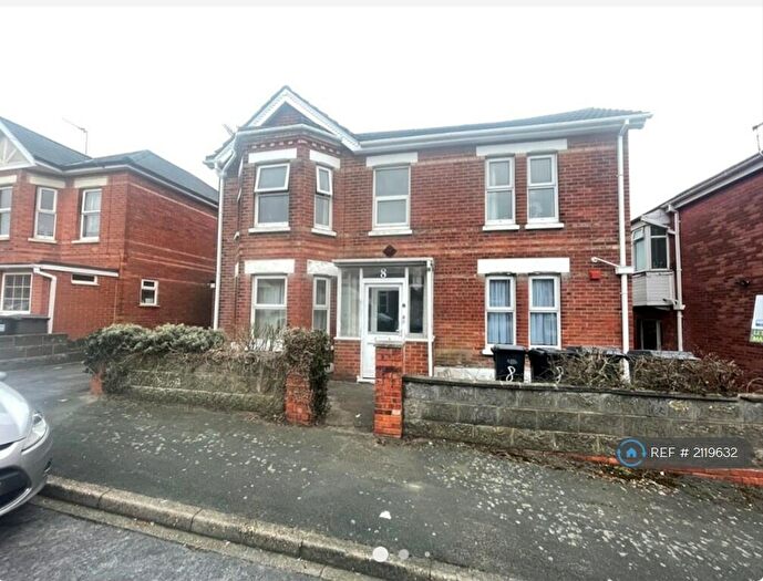 6 Bedroom Detached House To Rent In Crichel Road, Bournemouth, BH9