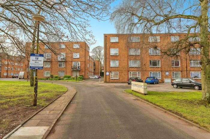1 Bedroom Flat For Sale In High Street South, Dunstable, Bedfordshire, LU6