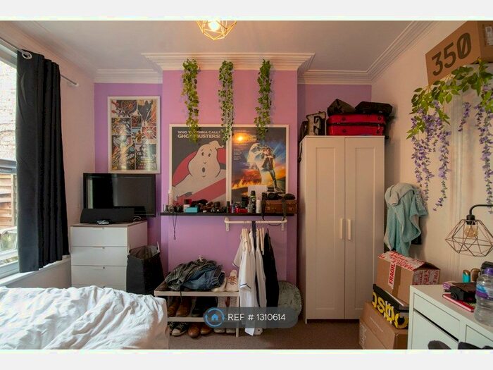 5 Bedroom Semi-Detached House To Rent In Bonsor Street, London SE5