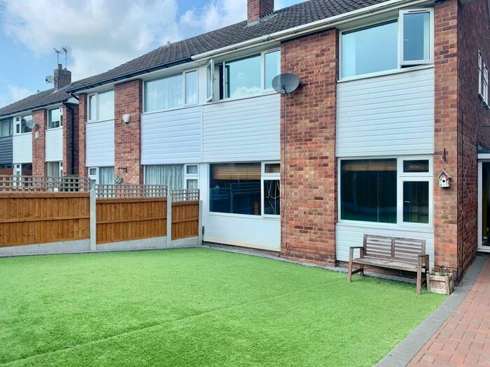 3 Bedroom Semi-Detached House To Rent In Belmont Close, Beeston, NG9