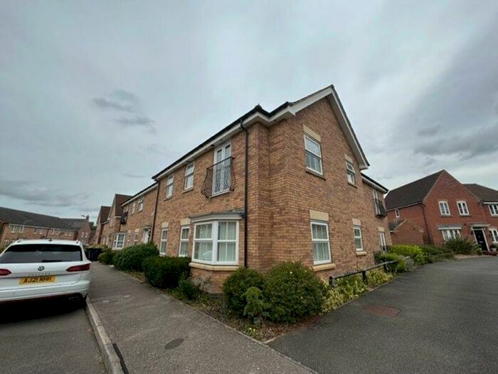 2 Bedroom Flat To Rent In Fieldfare Close, Corby, NN18