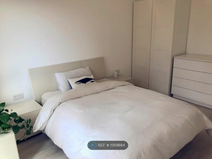 2 Bedroom Flat To Rent In Naomi Street, London, SE8