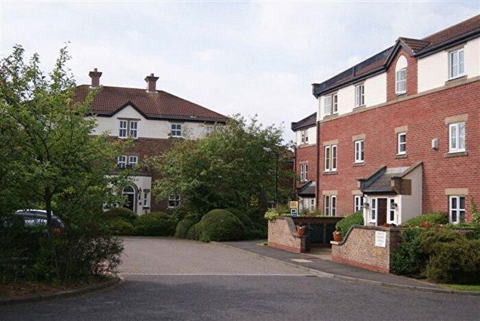 2 Bedroom Flat To Rent In Kielder Close, Killingworth, Newcastle Upon Tyne, NE12