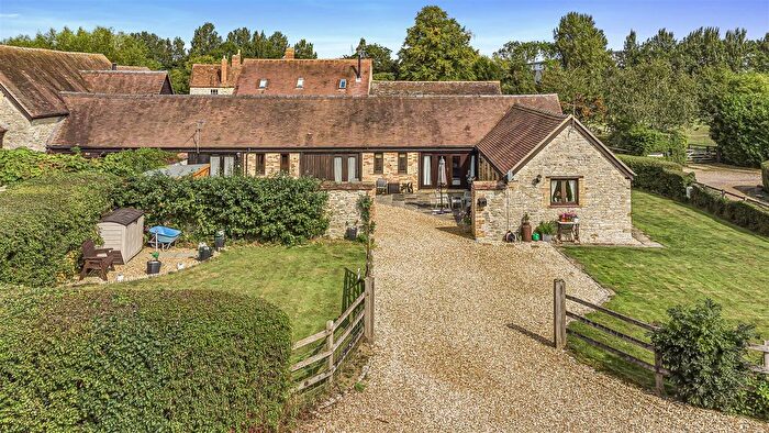 3 Bedroom Barn Conversion For Sale In Ploughley Road, Ambrosden, OX25