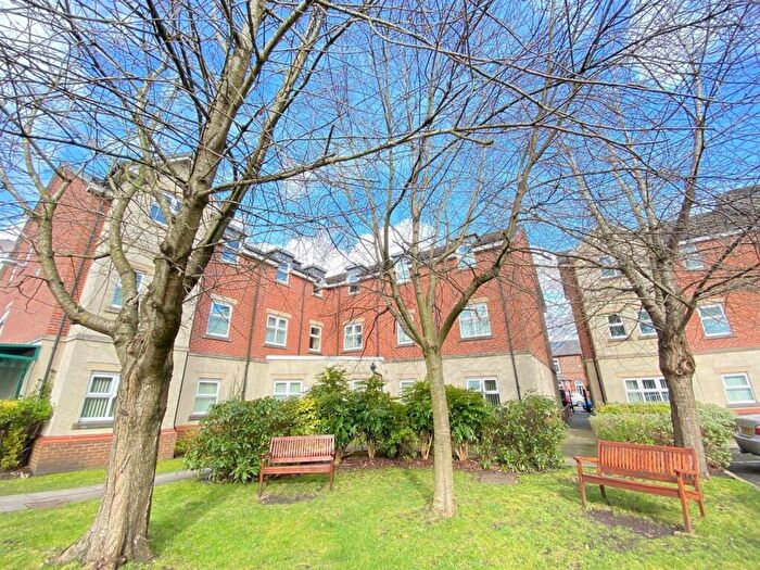 2 Bedroom Flat To Rent In New Belvedere Close, Stretford, M32