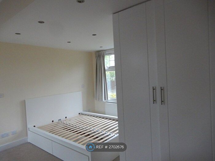 Studio To Rent In Gunnersbury Gardens, London, W3