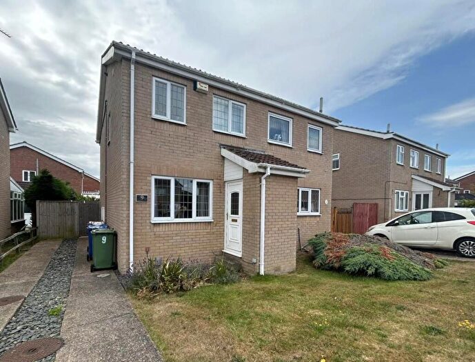 2 Bedroom Semi-Detached House To Rent In Marshchapel Close, Cleethorpes, DN35