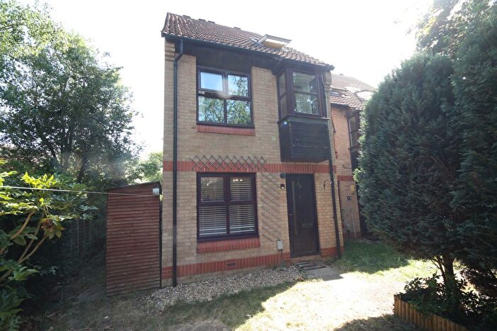 1 Bedroom Flat To Rent In Hurlford, Woking, GU21