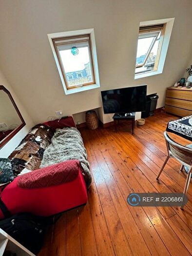 1 Bedroom Flat To Rent In Parkway, London, NW1