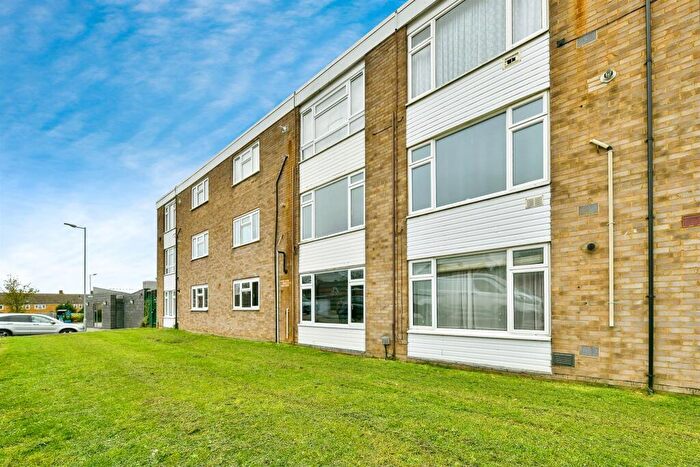 1 Bedroom Flat For Sale In John Barker Place, Hitchin, SG5