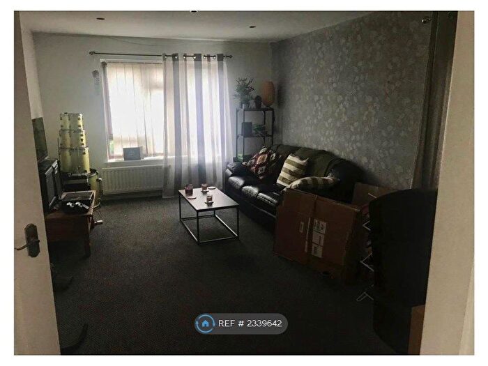 2 Bedroom Flat To Rent In Dorset Close, Bootle, L20