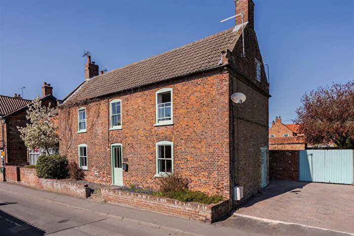 4 Bedroom Semi-Detached House For Sale In High Street, Burton-Upon-Stather, DN15