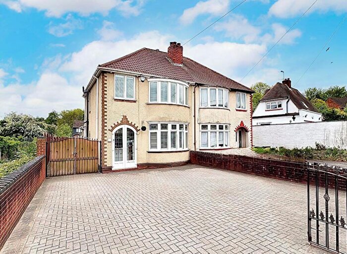 3 Bedroom Semi Detached House For Sale In Parkes Hall Road, Woodsetton, DY1