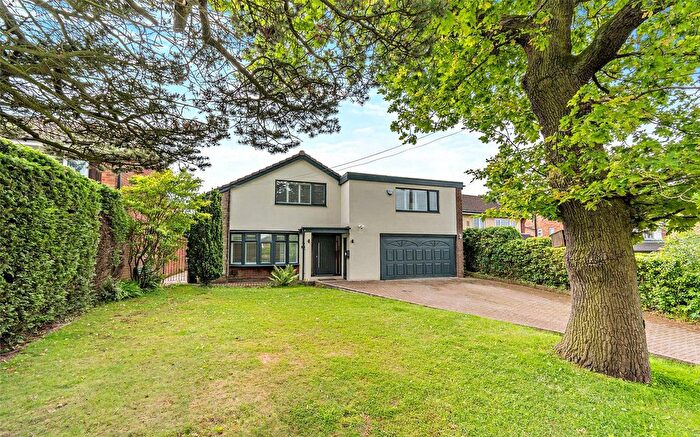 3 Bedroom Detached House For Sale In Grove Lane, Hale, Cheshire, WA15