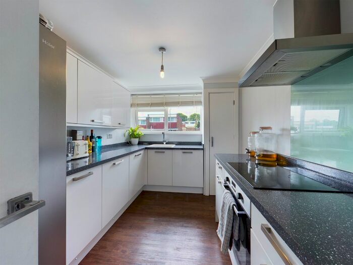 2 Bedroom Flat To Rent In Westerdale, Hemel Hempstead, Hertfordshire, HP2