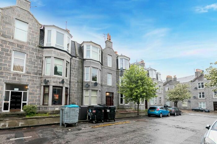 2 Bedroom Flat To Rent In Great Western Place, City Centre, Aberdeen, AB10