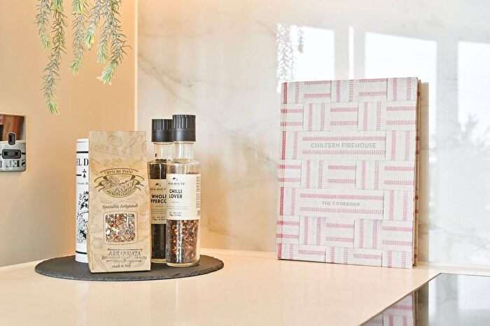 3 Bedroom Flat For Sale In White City Living, White City, W12