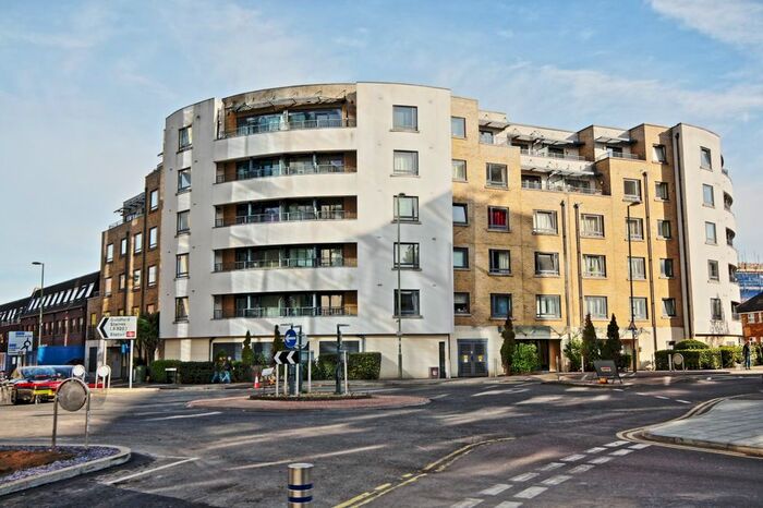 2 Bedroom Flat To Rent In Stanley Road, Woking, GU21